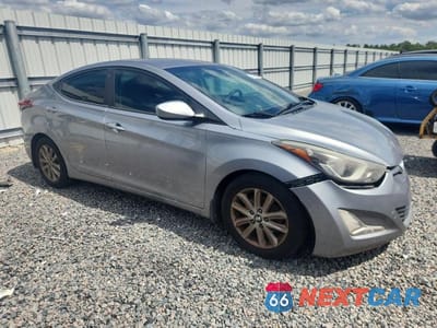 Czwarte zdjęcie samochodu z boku: 2015 HYUNDAI ELANTRA SE VIN:KMHDH4AEXFU419854 - miniatura