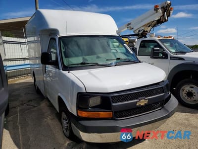 Czwarte zdjęcie samochodu z boku: 2014 CHEVROLET EXPRESS G3500 VIN:1GB0G2BG0E1200559 - miniatura