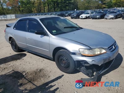 Czwarte zdjęcie samochodu z boku: 2001 HONDA ACCORD LX VIN:JHMCG66501C010914 - miniatura