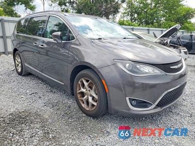 Czwarte zdjęcie samochodu z boku: 2017 CHRYSLER PACIFICA TOURING L VIN:2C4RC1BG4HR654483 - miniatura