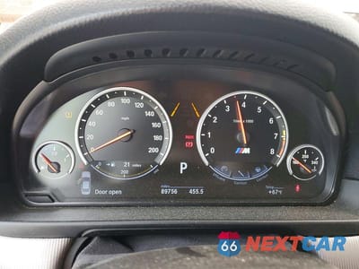 Zdjęcie 9 z 12 samochodu: 2013 BMW M5 VIN:WBSFV9C54DC773316 - miniatura