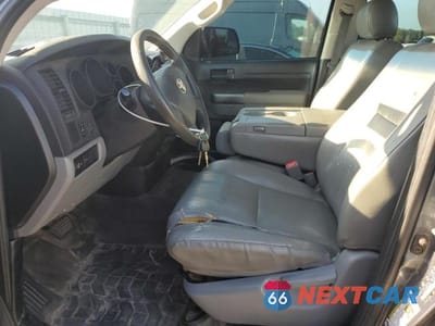 Zdjęcie 7 z 12 samochodu: 2010 TOYOTA TUNDRA DOUBLE CAB SR5 VIN:5TFRY5F10AX096380 - miniatura