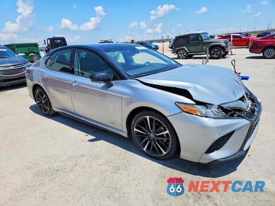 Czwarte zdjęcie samochodu z boku: 2019 TOYOTA CAMRY XSE V6 VIN:4T1BZ1HKXKU031208 - miniatura
