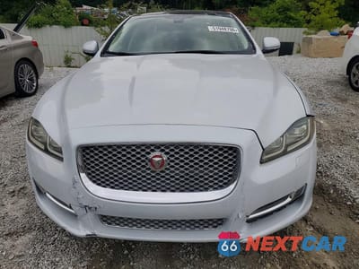Piąte zdjęcie samochodu w środku: 2017 JAGUAR XJL PORTFOLIO VIN:SAJWA2G74H8W10715 - miniatura