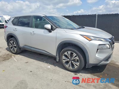 Czwarte zdjęcie samochodu z boku: 2022 NISSAN ROGUE SV VIN:5N1BT3BA2NC679889 - miniatura