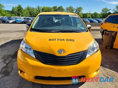 Piąte zdjęcie samochodu w środku: 2017 TOYOTA SIENNA LE VIN:5TDZK3DC9GS699501 - miniatura