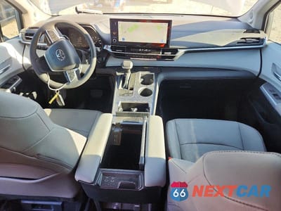 Zdjęcie 8 z 14 samochodu: 2026 TOYOTA SIENNA XLE 8-PASSENGER VIN:5TDYRKEC7TS291587 - miniatura