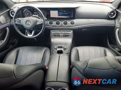 Zdjęcie 8 z 12 samochodu: 2018 MERCEDES-BENZ E 300 VIN:WDDZF4JB7JA431563 - miniatura