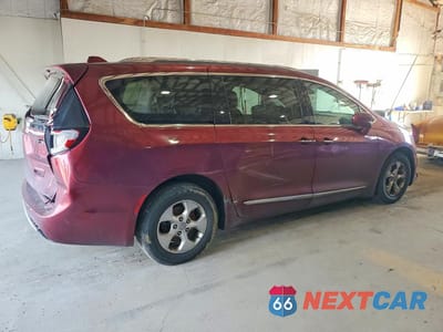 Trzecie zdjęcie samochodu z tyłu: 2017 CHRYSLER PACIFICA TOURING L PLUS VIN:2C4RC1EG5HR564870 - miniatura