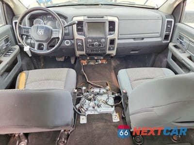 Zdjęcie 8 z 13 samochodu: 2014 RAM 3500 SLT VIN:3C63R3HL7EG109570 - miniatura