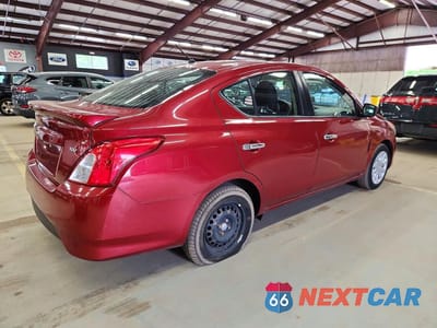 Trzecie zdjęcie samochodu z tyłu: 2018 NISSAN VERSA SV VIN:3N1CN7APXJK406531 - miniatura