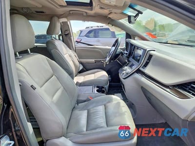 Zdjęcie 7 z 13 samochodu: 2017 TOYOTA SIENNA XLE PREMIUM 8-PASSENGER VIN:5TDYZ3DC2HS866676 - miniatura