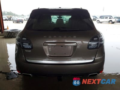 Zdjęcie 6 z 13 samochodu: 2014 PORSCHE CAYENNE S VIN:WP1AB2A26ELA59102 - miniatura