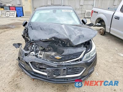 Piąte zdjęcie samochodu w środku: 2017 CHEVROLET CRUZE LS VIN:1G1BC5SM3H7255315 - miniatura