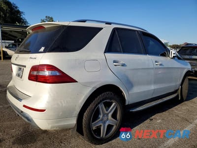 Trzecie zdjęcie samochodu z tyłu: 2015 MERCEDES-BENZ ML 350 4MATIC VIN:4JGDA5HB7FA445853 - miniatura