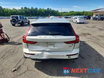 Zdjęcie 6 z 12 samochodu: 2020 VOLVO V60 CROSS COUNTRY T5 MOMENTUM VIN:YV4102WK4L1048394 - miniatura
