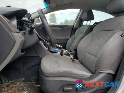 Zdjęcie 7 z 13 samochodu: 2012 HYUNDAI SONATA HYBRID VIN:KMHEC4A40CA043897 - miniatura