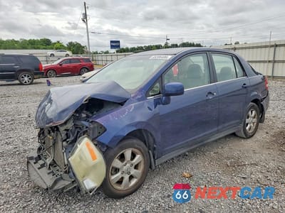 2008 NISSAN VERSA 3N1BC11E68L371018 - główne zdjęcie licytacji z USA - miniatura