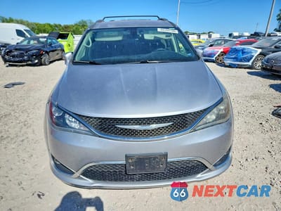 Piąte zdjęcie samochodu w środku: 2018 CHRYSLER PACIFICA TOURING L VIN:2C4RC1BG2JR119061 - miniatura
