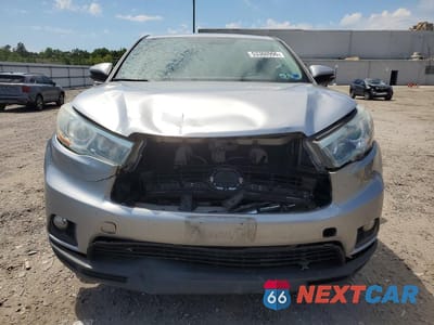 Piąte zdjęcie samochodu w środku: 2015 TOYOTA HIGHLANDER LE PLUS VIN:5TDBKRFH6FS137048 - miniatura