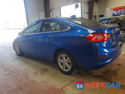 Drugie zdjęcie samochodu z przodu: 2017 CHEVROLET CRUZE LT VIN:1G1BE5SM3H7110561 - miniatura