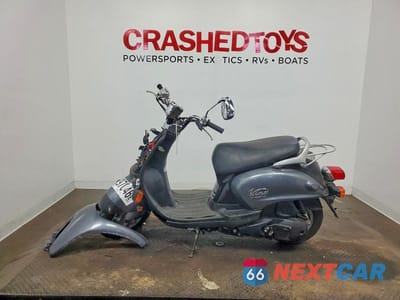 Trzecie zdjęcie samochodu z tyłu: 2006 YAMAHA YJ125 VIN:LPRSE13Y56A355390 - miniatura