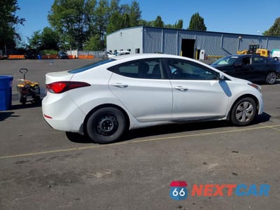 Trzecie zdjęcie samochodu z tyłu: 2016 HYUNDAI ELANTRA SE VIN:5NPDH4AE9GH776457 - miniatura