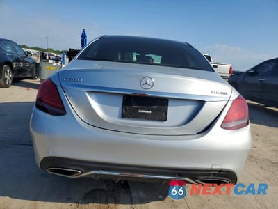 Zdjęcie 6 z 12 samochodu: 2019 MERCEDES-BENZ C 300 4MATIC VIN:55SWF8EB9KU301855 - miniatura