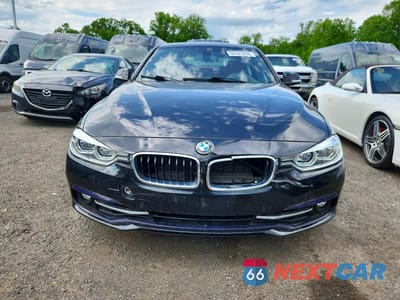 Piąte zdjęcie samochodu w środku: 2018 BMW 330 XI VIN:WBA8D9C55JEB35286 - miniatura