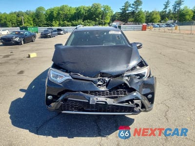 Piąte zdjęcie samochodu w środku: 2017 TOYOTA RAV4 SE VIN:2T3JFREV1HW593502 - miniatura