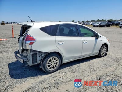 Trzecie zdjęcie samochodu z tyłu: 2016 TOYOTA PRIUS V THREE VIN:JTDZN3EU7GJ053319 - miniatura