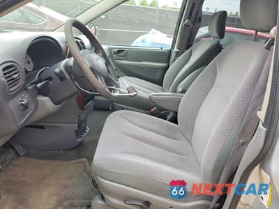 Zdjęcie 7 z 13 samochodu: 2006 CHRYSLER TOWN & COUNTRY VIN:1A4GP45R06B669529 - miniatura