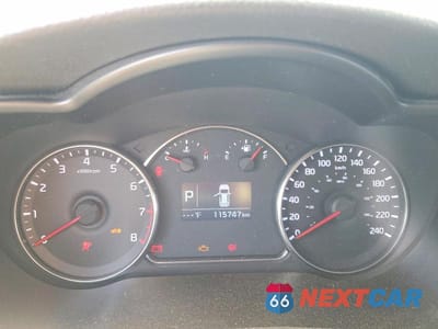 Zdjęcie 9 z 13 samochodu: 2014 KIA RONDO VIN:KNAHU8A38E7034942 - miniatura