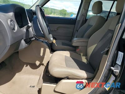 Zdjęcie 7 z 12 samochodu: 2010 JEEP PATRIOT SPORT VIN:1J4NT1GB6AD672398 - miniatura