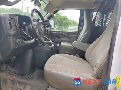 Zdjęcie 7 z 13 samochodu: 2020 CHEVROLET EXPRESS G2500 VIN:1GCWGAFP2L1277473 - miniatura