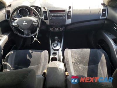Zdjęcie 8 z 13 samochodu: 2013 MITSUBISHI OUTLANDER ES VIN:JA4AS2AW8DU004576 - miniatura