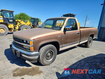 1988 CHEV GMT-400 C1500 1GCDC14Z3JE179811 - główne zdjęcie licytacji z USA - miniatura