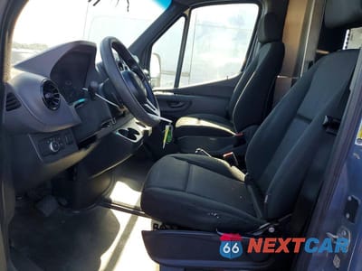 Zdjęcie 7 z 13 samochodu: 2019 MERCEDES BENZ SPRINTER 2500 VIN:WD4PF1CD9KP137715 - miniatura