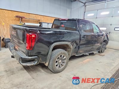 Trzecie zdjęcie samochodu z tyłu: 2024 GMC SIERRA K1500 AT4 VIN:1GTUUEELXRZ160904 - miniatura