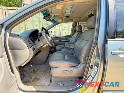 Piąte zdjęcie samochodu w środku: 2004 TOYOTA SIENNA XLE LIMITED 7 PASSENGER VIN:5TDBA22C34S005883 - miniatura