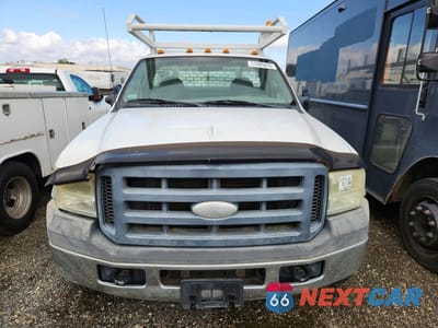 Piąte zdjęcie samochodu w środku: 2007 FORD F550 SUPER DUTY VIN:1FDAF56PX7EA92330 - miniatura