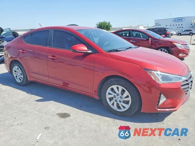 Czwarte zdjęcie samochodu z boku: 2019 HYUNDAI ELANTRA SE VIN:KMHD74LF3KU753887 - miniatura