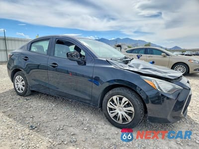 Czwarte zdjęcie samochodu z boku: 2019 TOYOTA YARIS L VIN:3MYDLBYV1KY527642 - miniatura