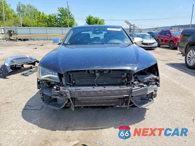 Piąte zdjęcie samochodu w środku: 2013 AUDI S8 QUATTRO VIN:WAUD2AFD7DN029657 - miniatura