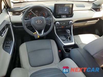 Zdjęcie 8 z 13 samochodu: 2021 TOYOTA RAV4 HYBRID XLE PREMIUM VIN:JTMB6RFV3MD516284 - miniatura