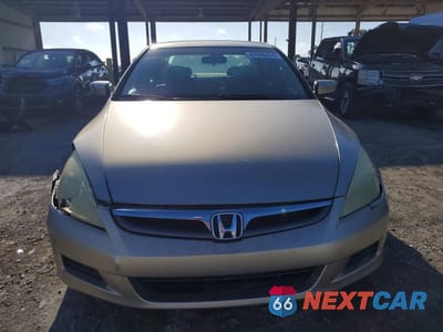 Piąte zdjęcie samochodu w środku: 2006 HONDA ACCORD EX VIN:1HGCM56806A039588 - miniatura