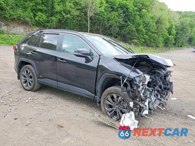 Czwarte zdjęcie samochodu z boku: 2024 TOYOTA RAV4 XLE PREMIUM VIN:2T3B6RFV4RW073492 - miniatura