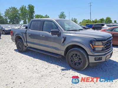 Czwarte zdjęcie samochodu z boku: 2024 FORD F150 XLT VIN:1FTFW3LD7RFA62448 - miniatura