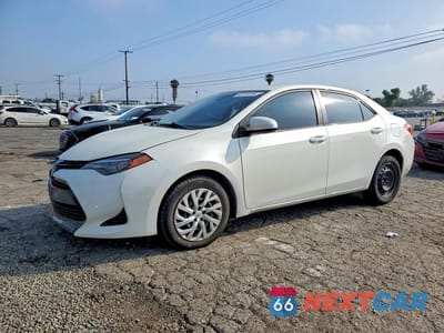 2018 TOYOTA COROLLA LE 5YFBURHE8JP790236 - główne zdjęcie licytacji z USA - miniatura