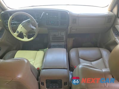 Zdjęcie 8 z 13 samochodu: 2004 GMC YUKON DENALI VIN:1GKEK63U94J238886 - miniatura